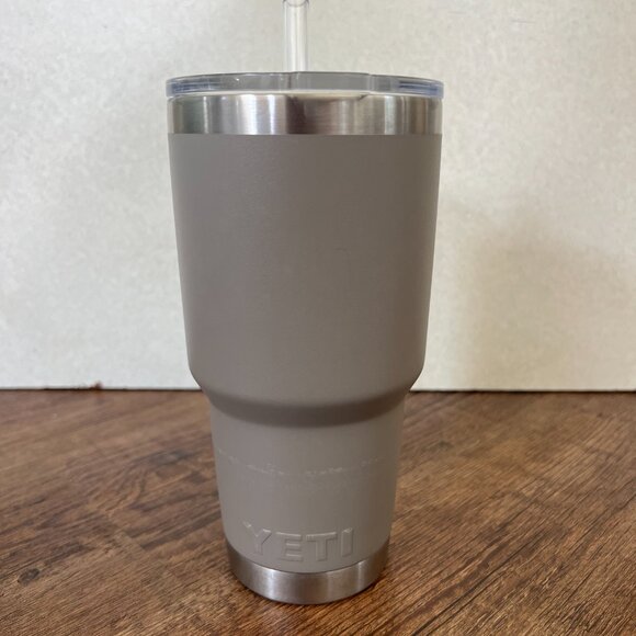 YETI 30 oz Tumbler - Picture 3 of 6